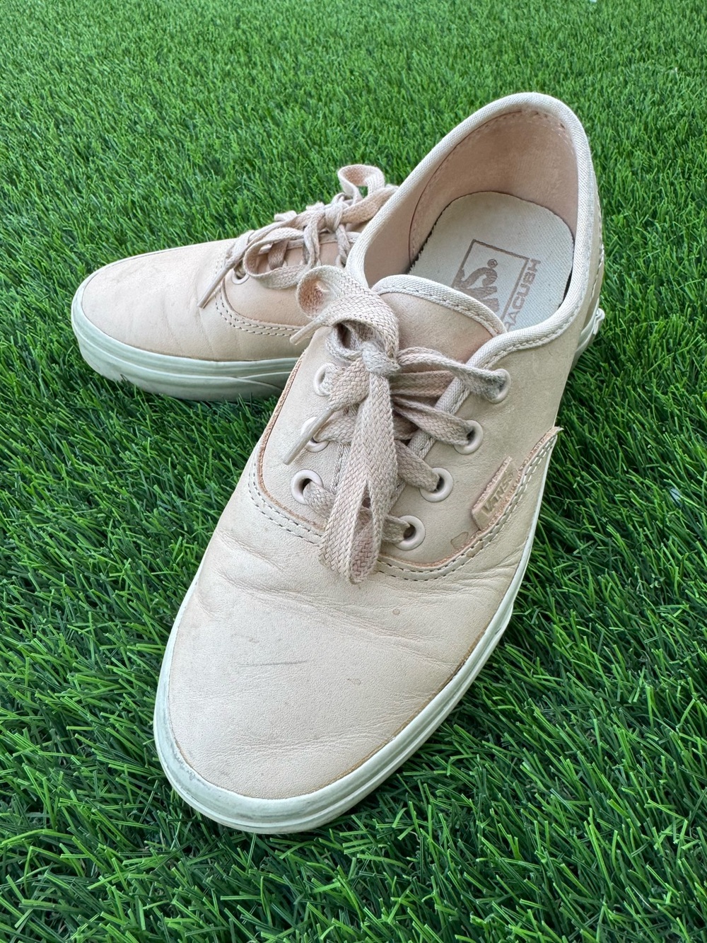 VANS Leather Nude Pink Tan Low Top Sneakers (7 US, 37 EU)